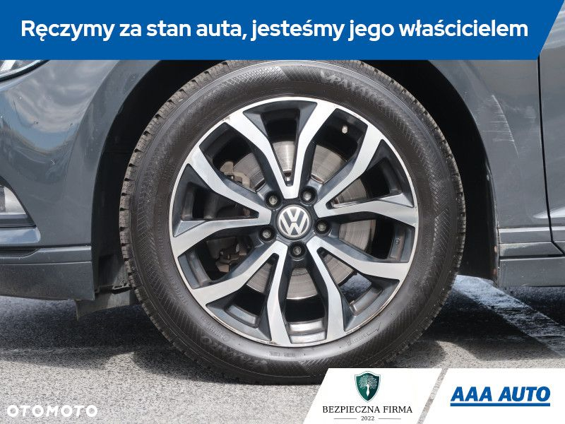 Volkswagen Passat - 16