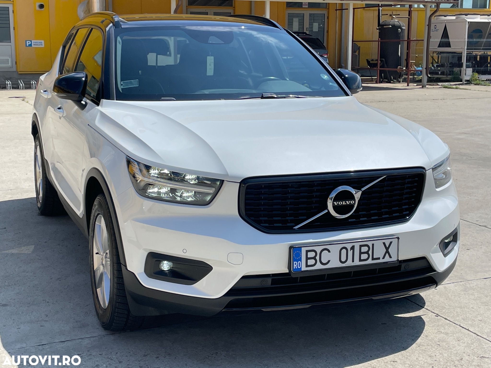 Volvo XC 40 D3 AWD R-Design - 1