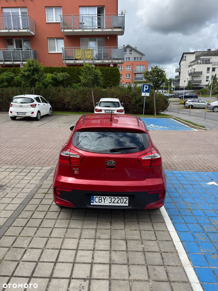 Kia Rio 1.2 L - 9