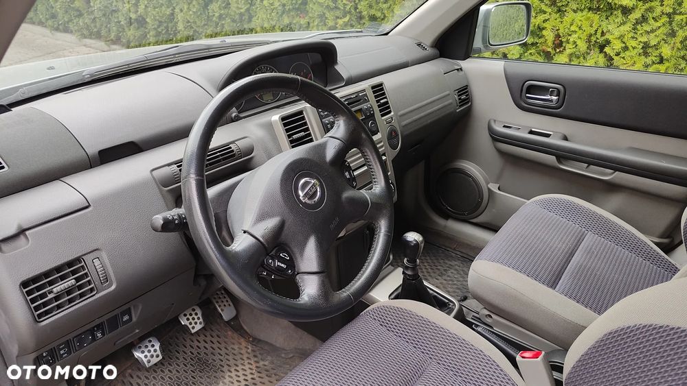Nissan X-Trail 2.2 dCi Sport + - 6