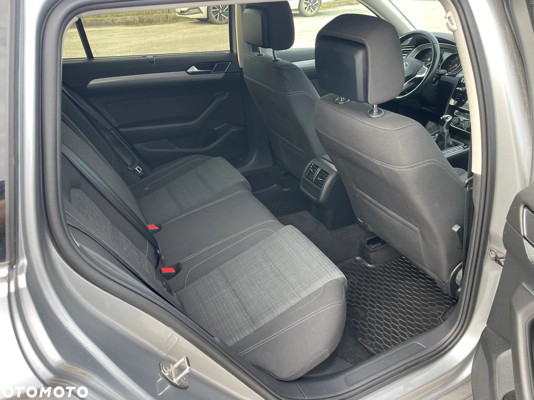 Volkswagen Passat 1.5 TSI EVO Business - 9