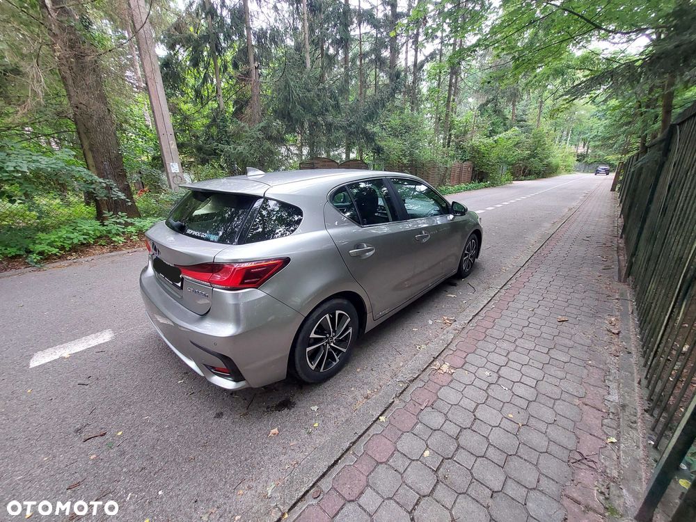 Lexus CT - 4
