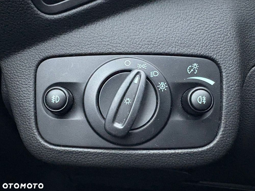 Ford Kuga - 24