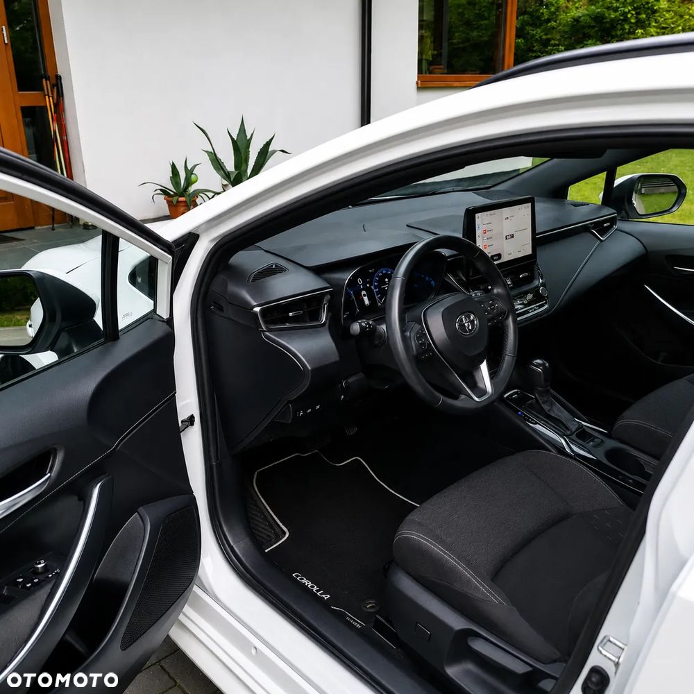 Toyota Corolla 1.8 Hybrid Comfort - 17