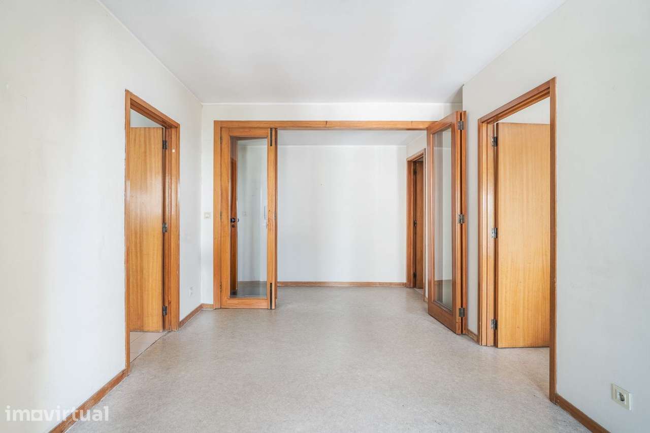 Apartamento T1 com garagem e varanda | Rua Júlio Dinis | Porto - Grande imagem: 4/30