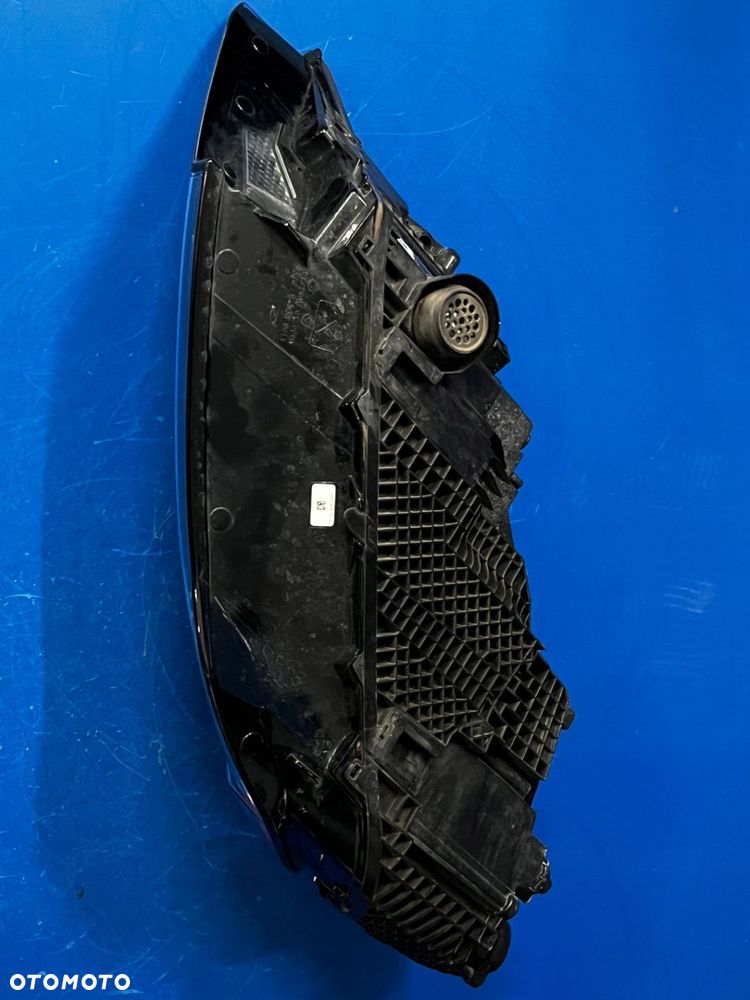 PRAWY FULL LED AUDI Q7 4M0 LIFT ORYGINAŁ USA BDB - 11