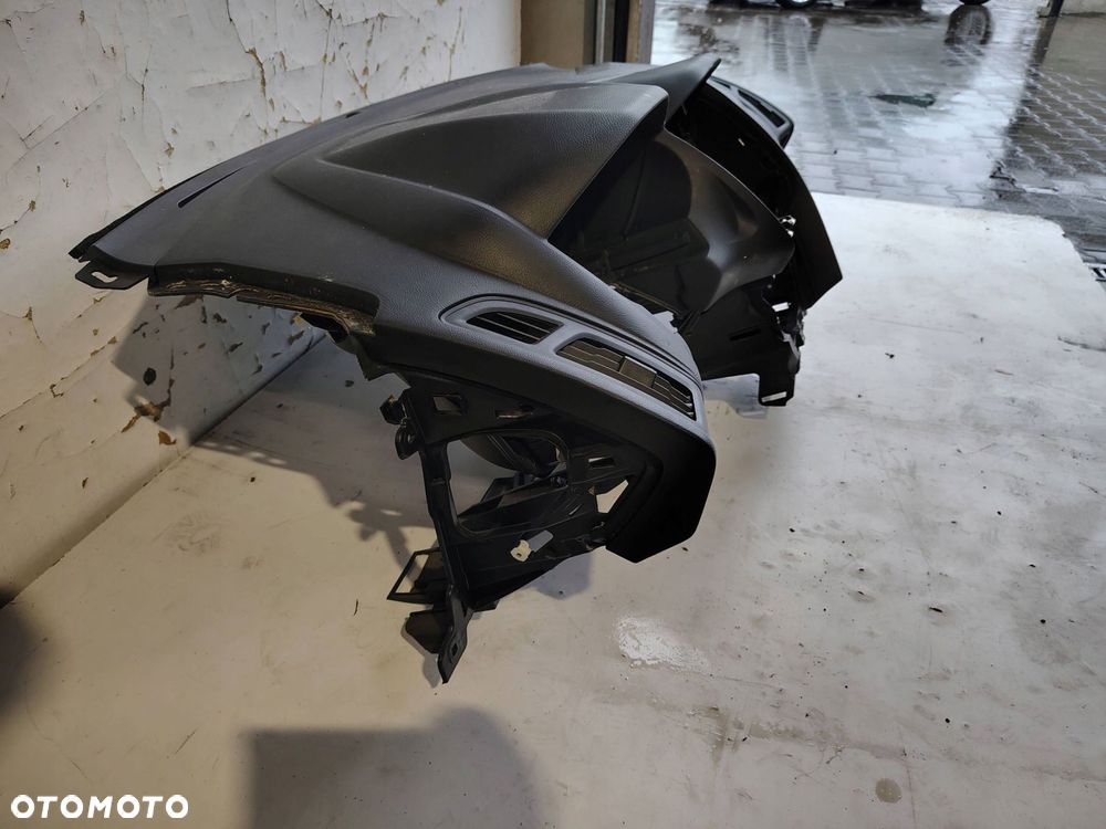 DESKA ROZDZIELCZA KONSOLA FORD FOCUS MK3 - 2