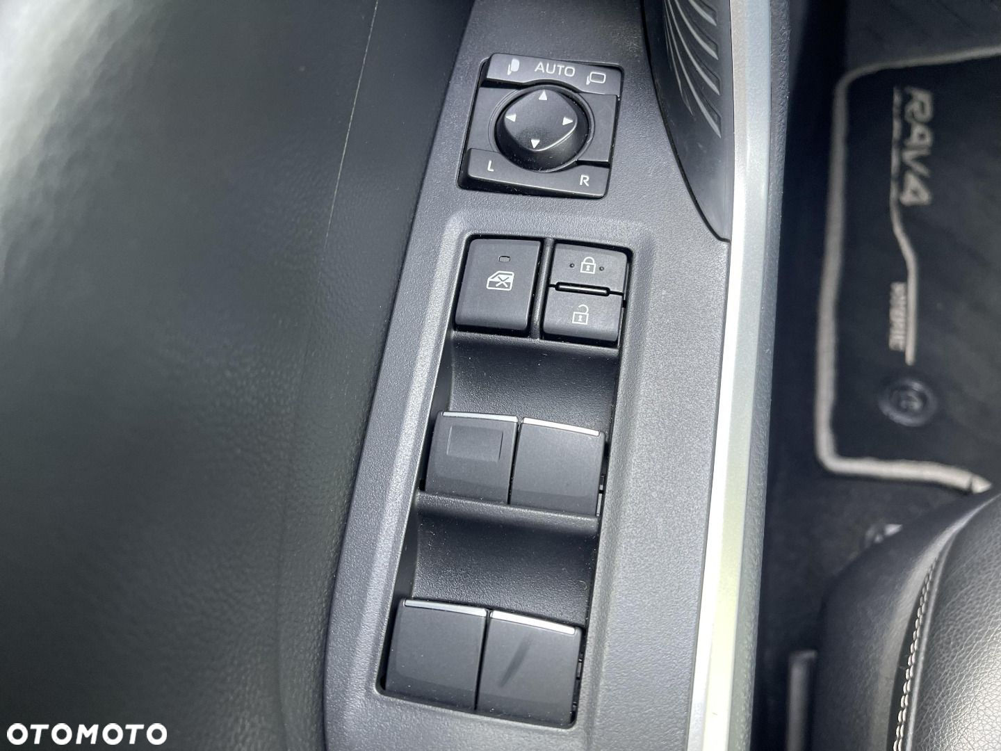 Toyota RAV4 - 17