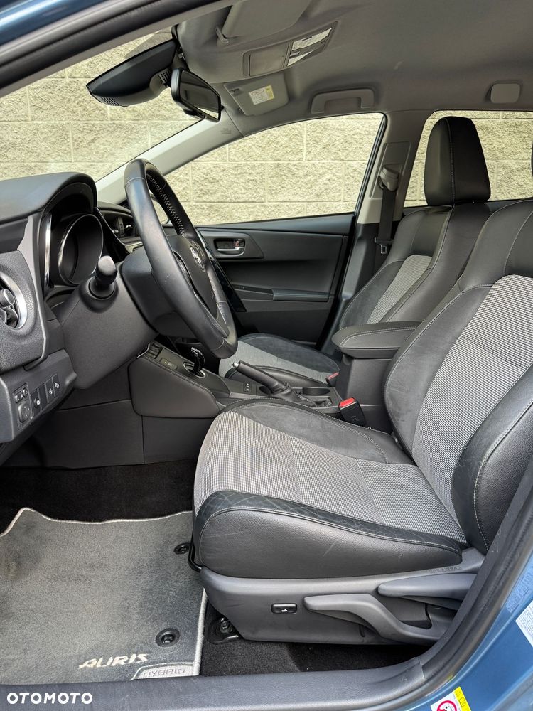 Toyota Auris Hybrid 135 Prestige - 9