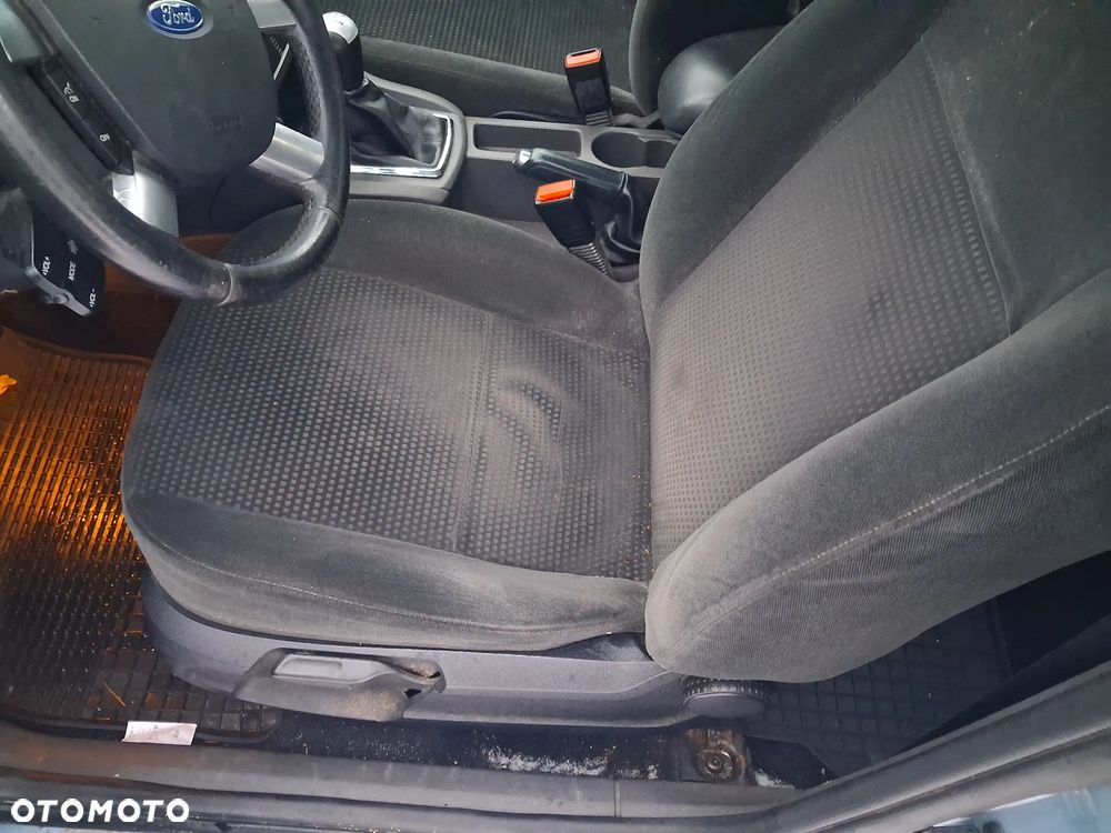 Ford Focus Mk2 2 II HB GHIA silnik 1.6 TDCi HDi 110KM GBDA 10JB alternator turbina skrzynia biegów manual sprzęgło drzwi lewe prawe klapa zderzak błotnik lusterko kolor Z3 Błękit niebieski lampa tył czujniki PDC blenda zamek belka sanki tłumik wydech zwrotnica mcperson maglownica pompa wspomagania paliwa przewód sterownik radio boczek fotel fotele szyba czołowa czujnik podszybie wiązka panel sterownik silnika abs serwo belka konsola kierownica osłona atrapa zacisk podłokietnik tapicerka podsufitka lampka rozrusznik alternator klimatyzacja kierownica NA CZĘŚCI WSZYSTKIE CZĘŚCI - 11