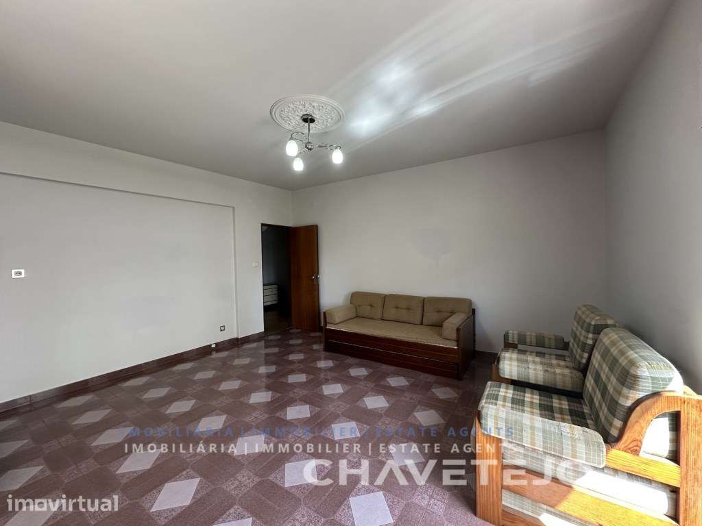 Apartamento T2 com excelente localização para arrendamento em Tomar. - Grande imagem: 4/14