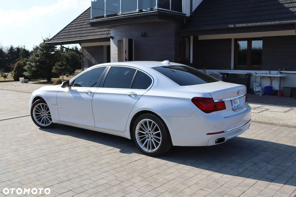 BMW Seria 7 750Li - 4