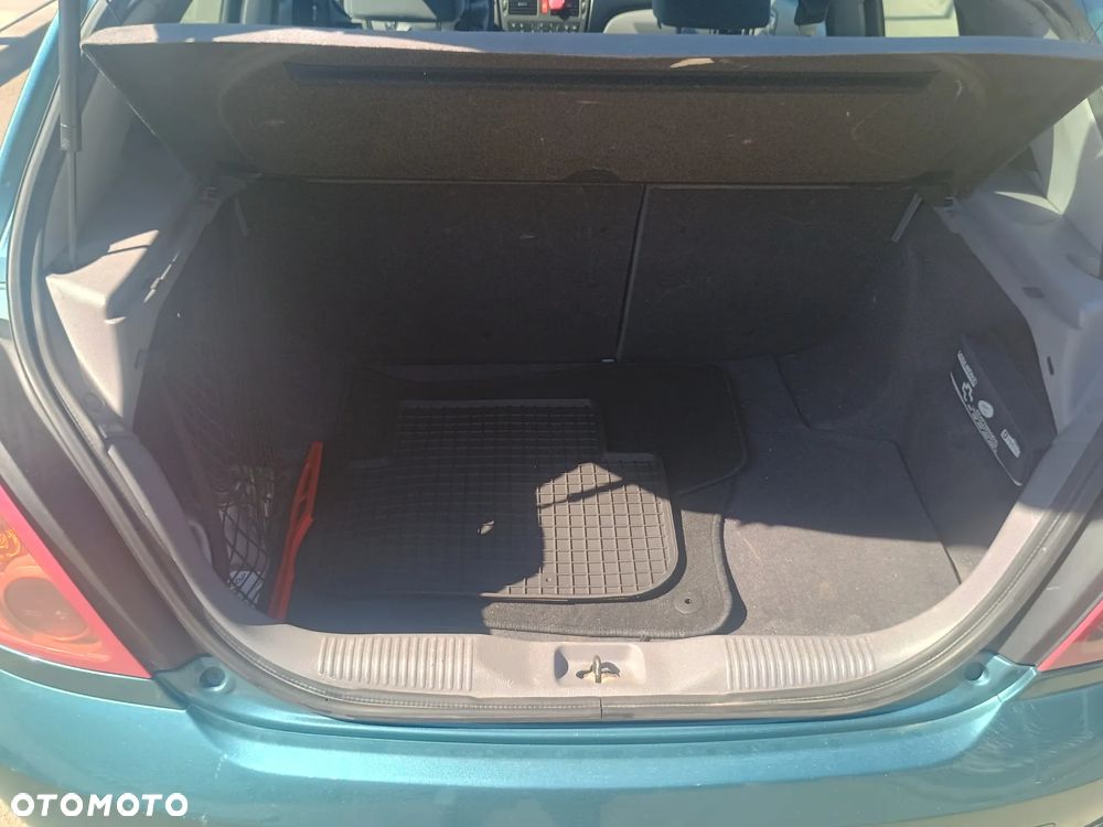 Nissan Almera 1.5 acenta PLUS - 15