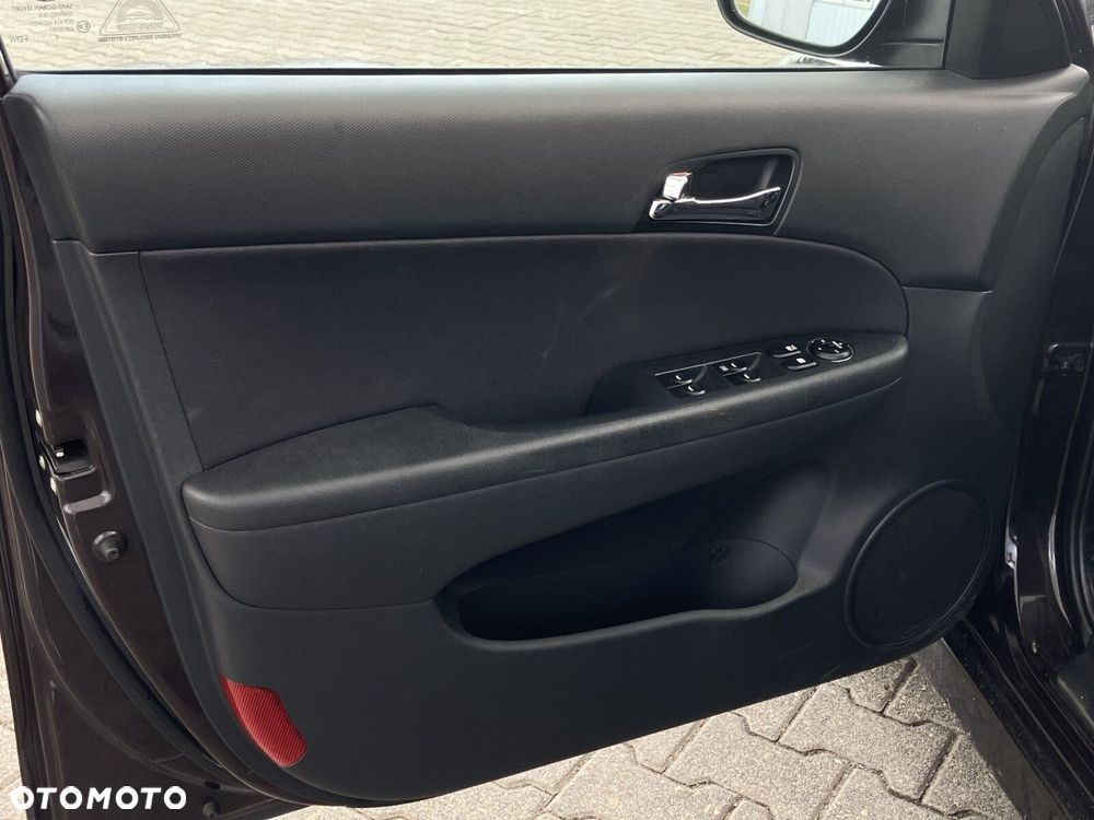 Hyundai i30 1.6 Classic - 12