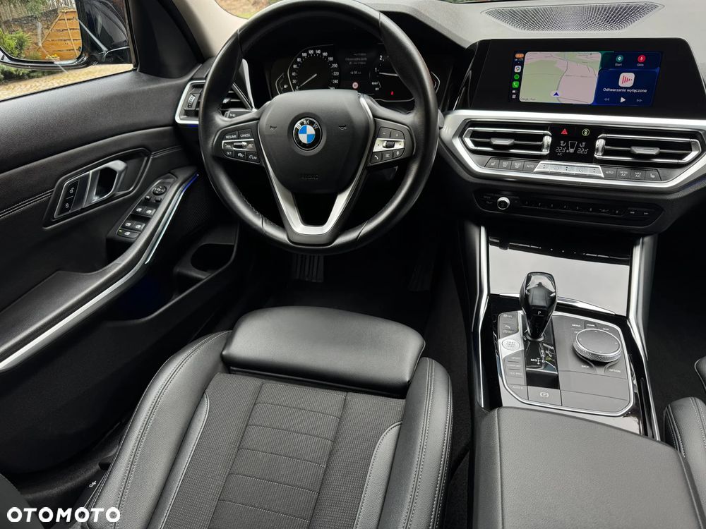 BMW Seria 3 320i xDrive Sport Line - 16