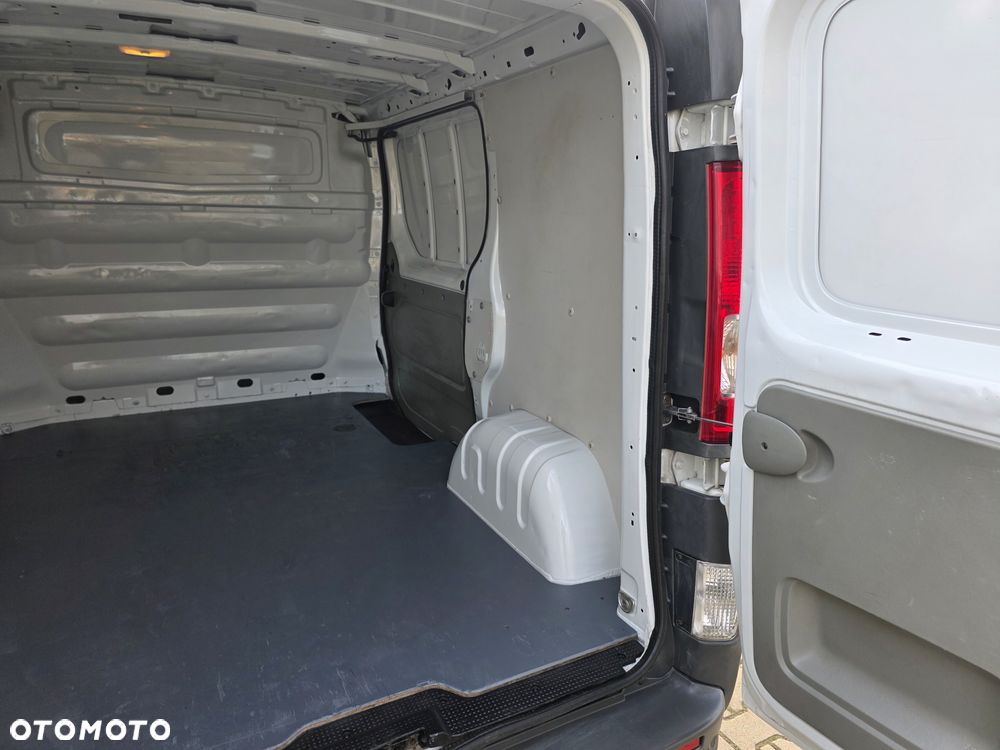 Opel Vivaro - 10