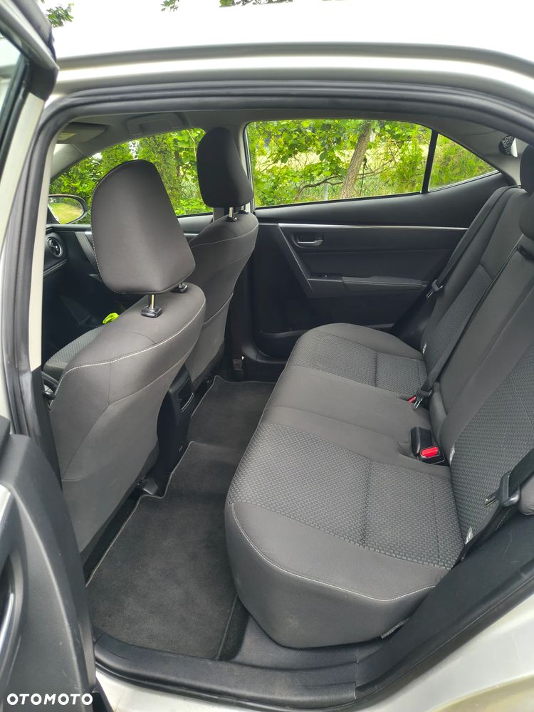 Toyota Corolla 1.6 Comfort - 12