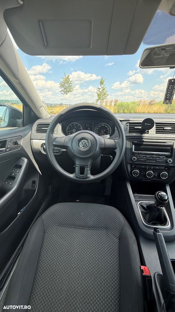 Volkswagen Jetta - 9