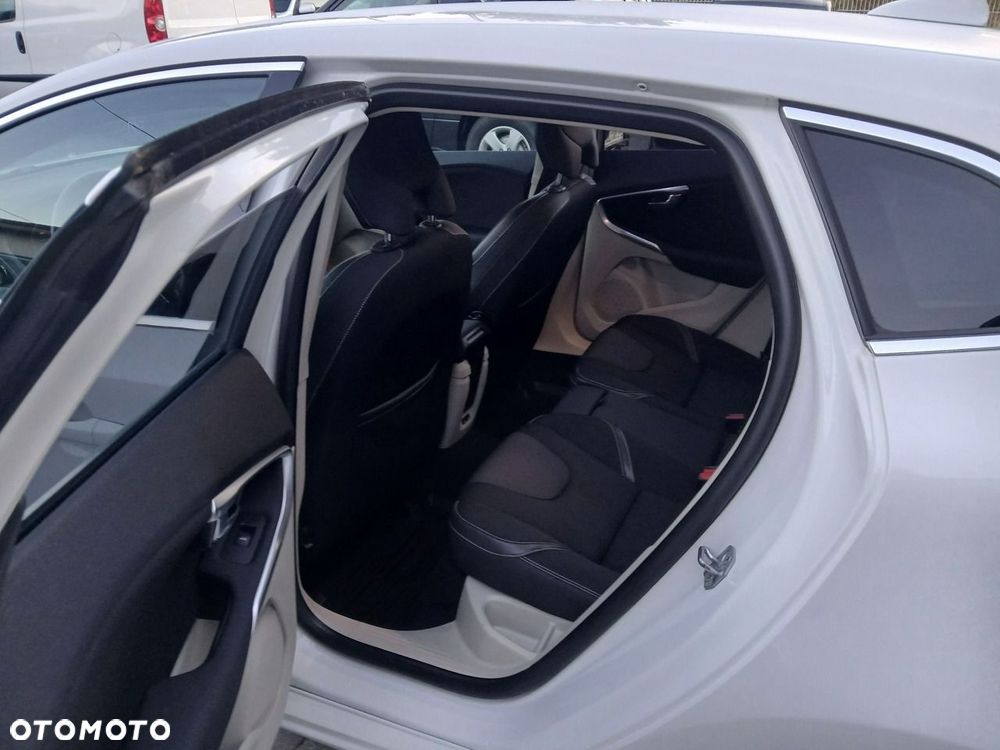 Volvo V40 - 14