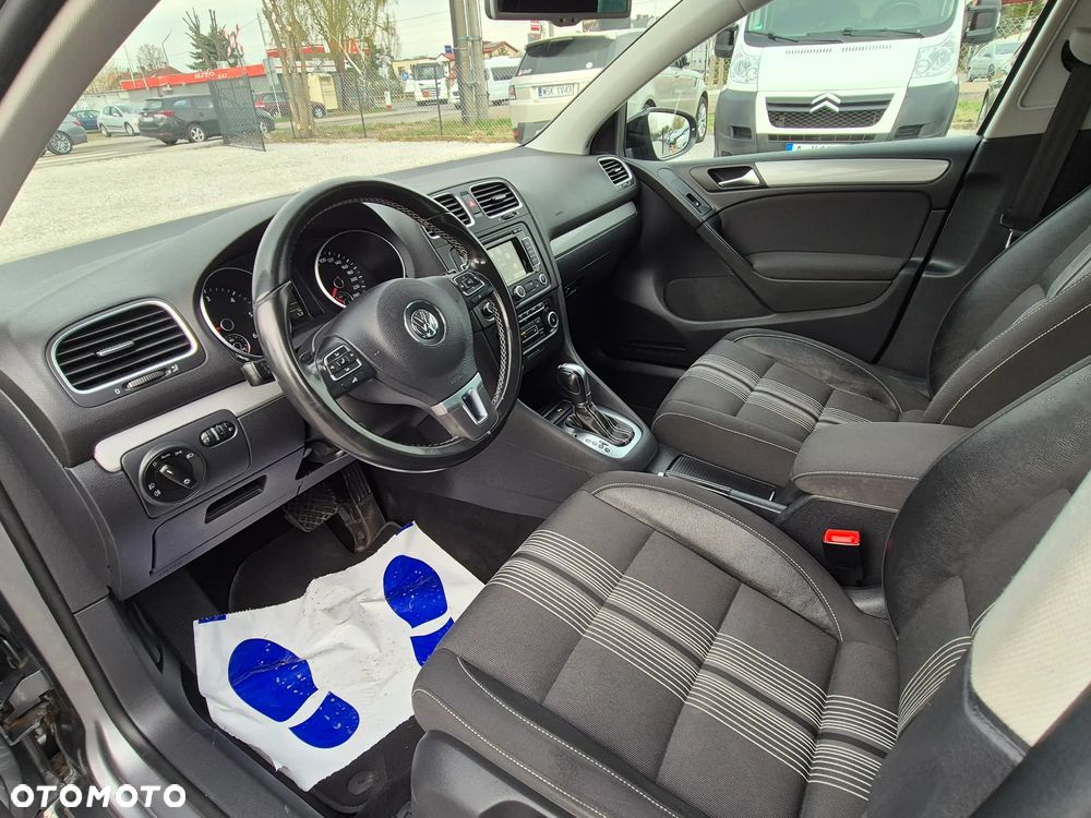 Volkswagen Golf 2.0 TDI DPF DSG MATCH - 24