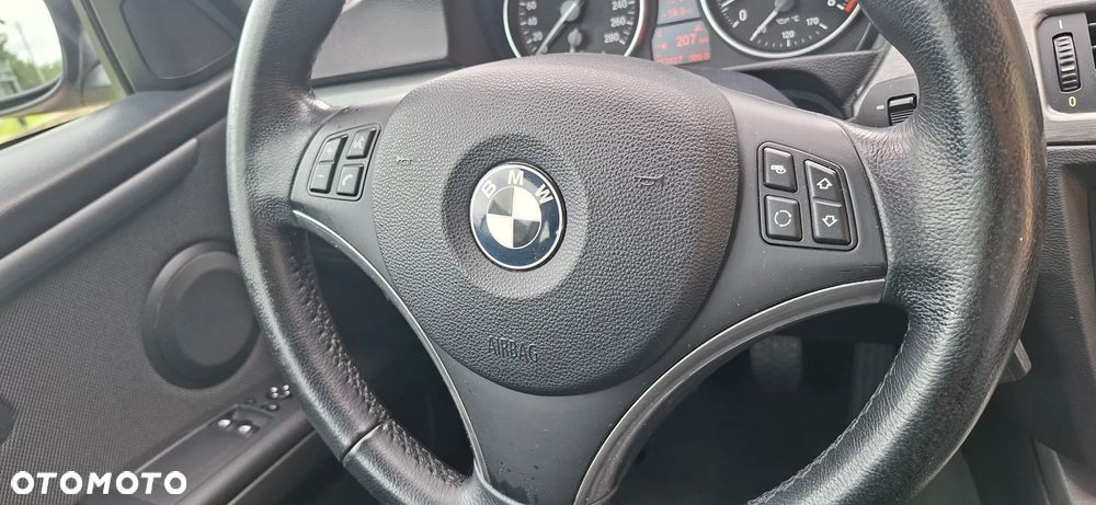 BMW Seria 3 325i - 26
