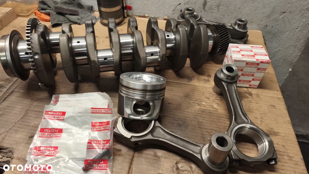 Remont / regeneracja silnika ISUZU 3.0 - 4JJ1 4JJ3 4HK1 - JCB Hitachi Case Yanmar Iseki D-MAX - 1