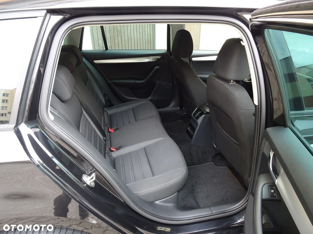 Skoda Octavia 2.0 TDI (Green tec) 4x4 Joy - 9