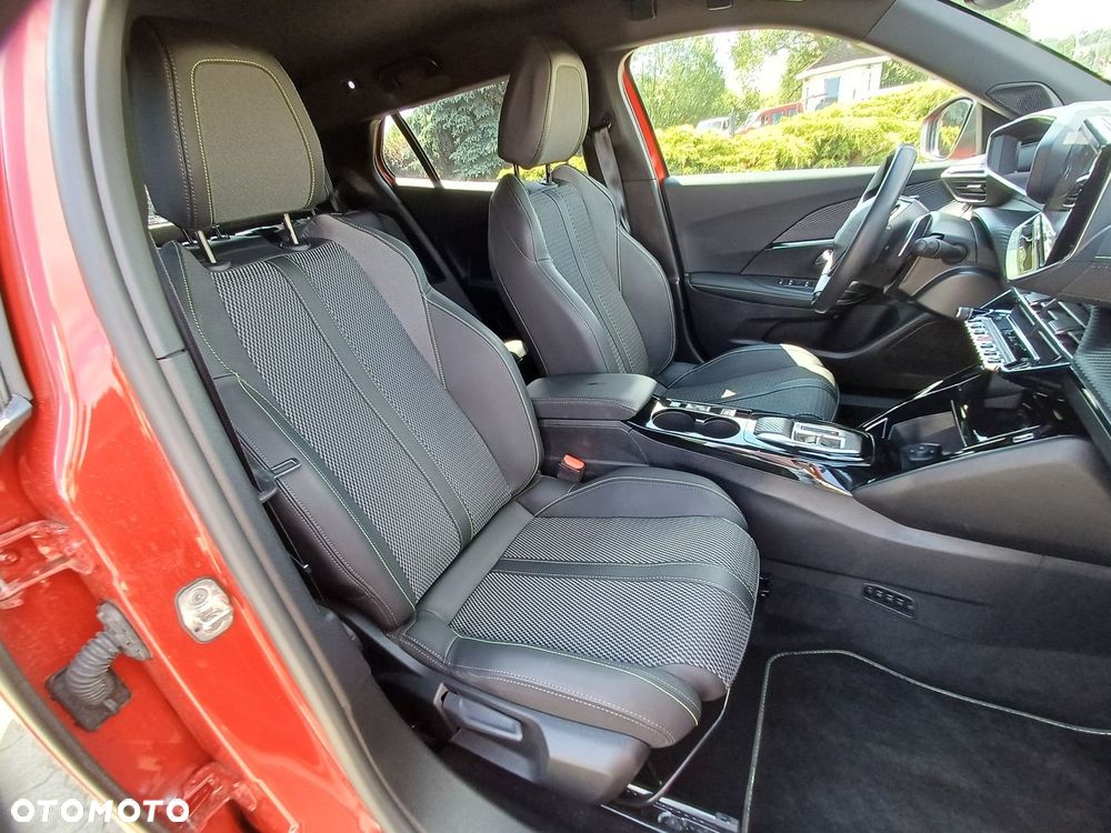 Peugeot 2008 - 8