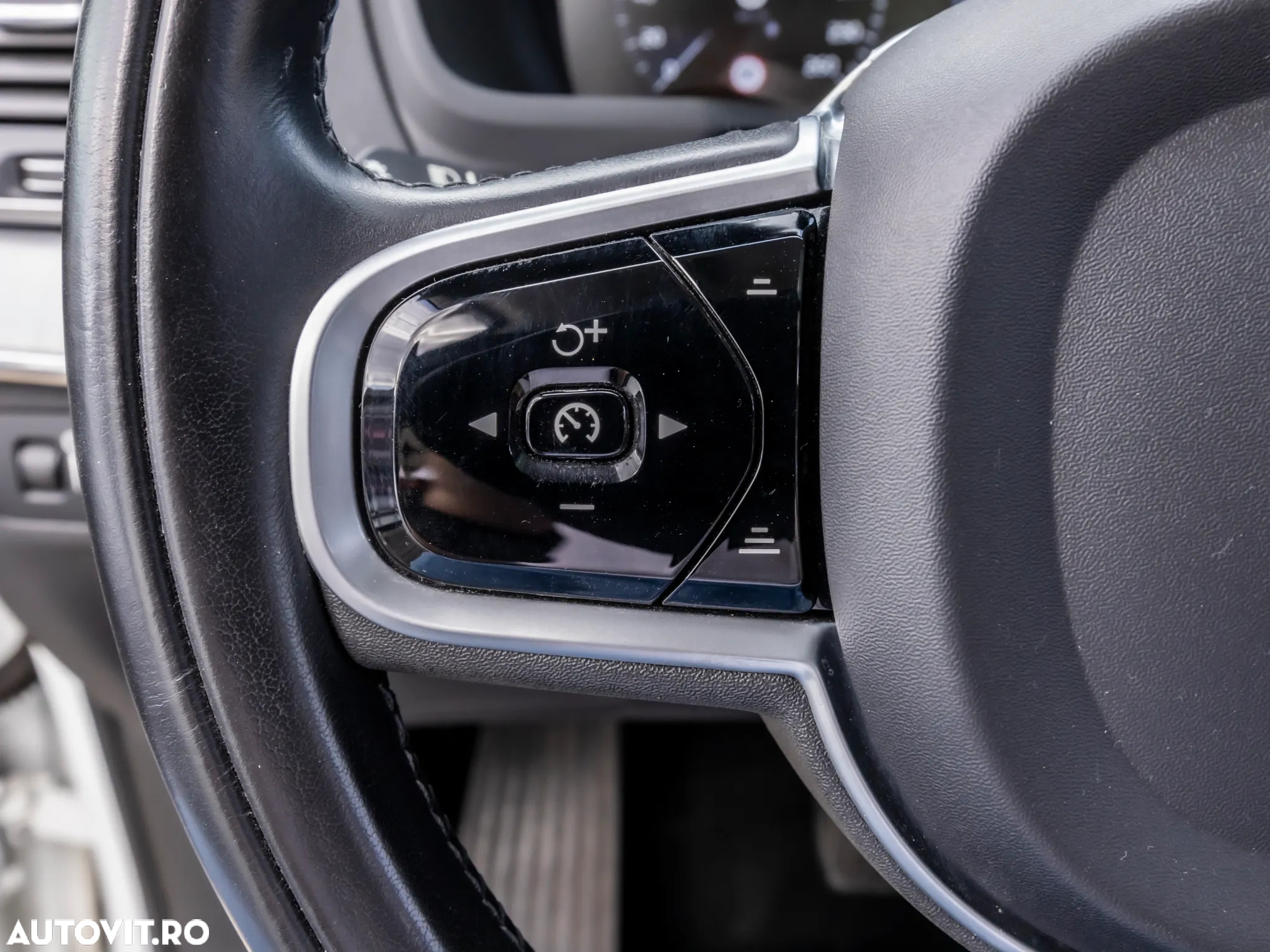 Volvo XC 90 T8 AWD Twin Engine Geartronic Momentum - 21