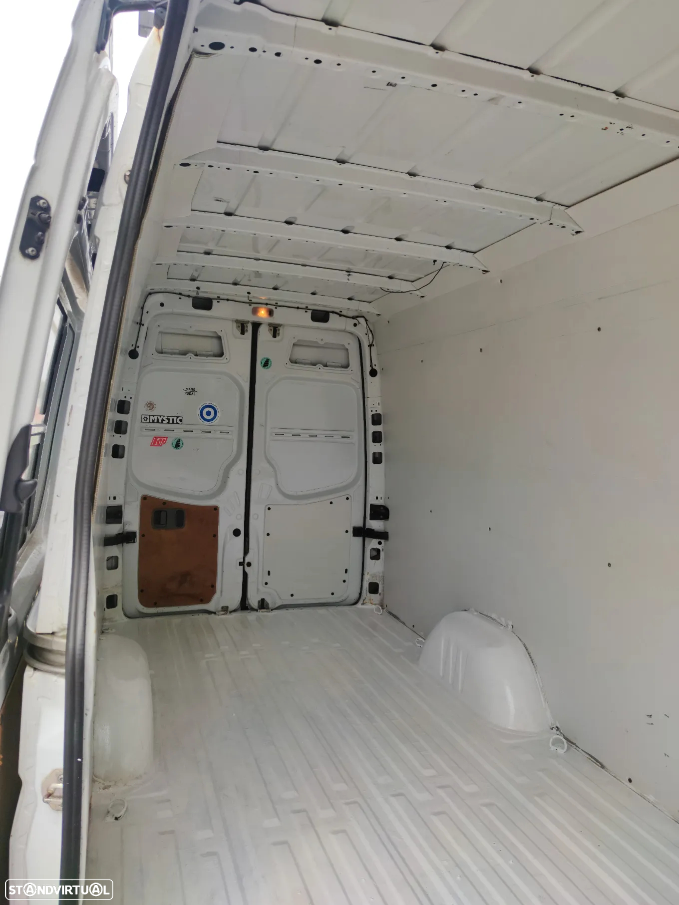 Mercedes-Benz Sprinter - 10
