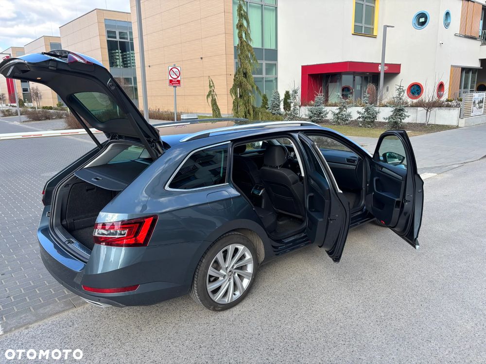 Skoda Superb 2.0 TDI DSG Style - 25