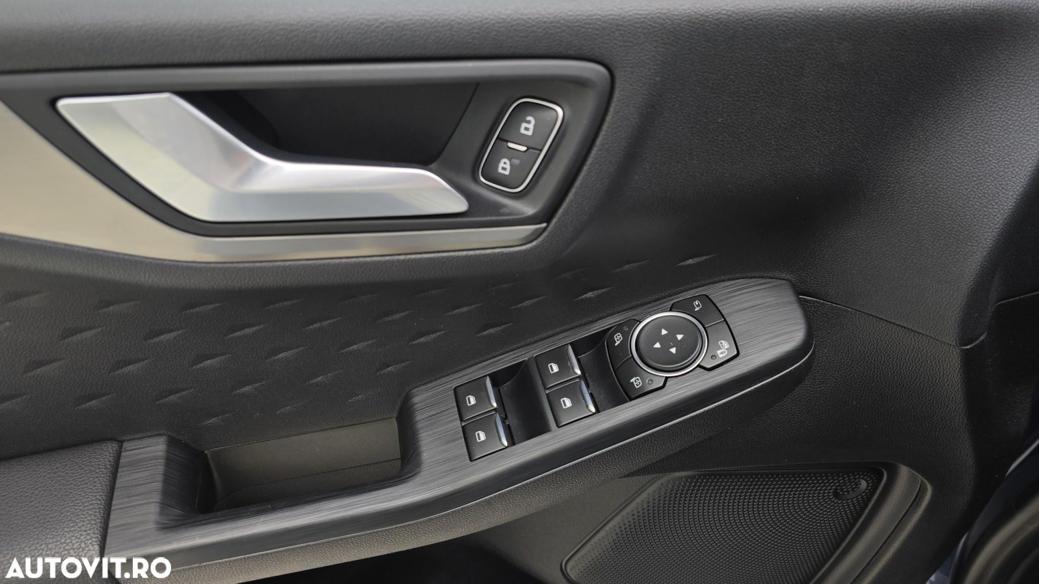 Ford Kuga - 11