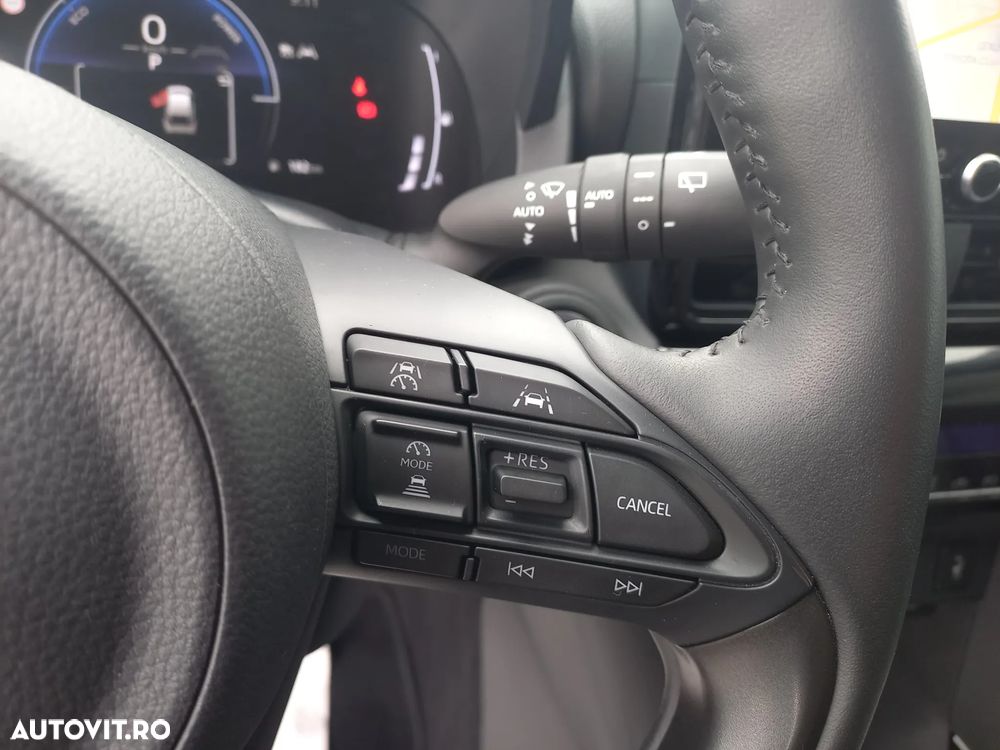 Toyota Yaris 1.5 VVT-i HSD Dynamic Bi-tone - 21