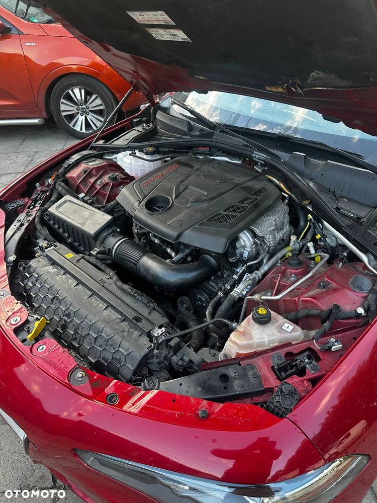 Alfa Romeo Giulia 2.0 Turbo 16V AT8-Q4 Veloce Ti - 10