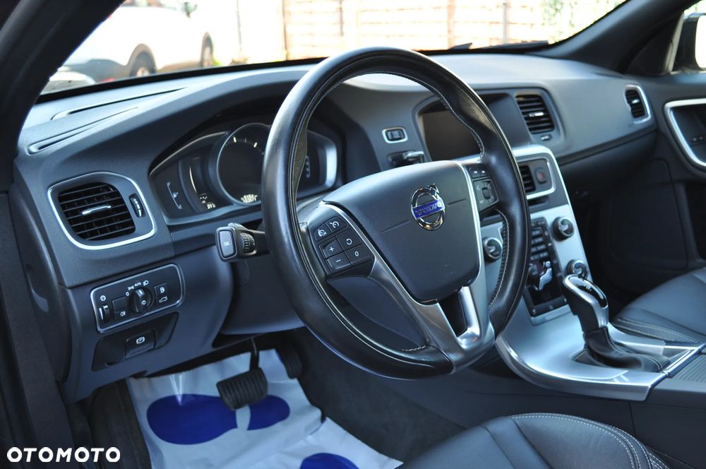 Volvo V60 D3 Geartronic Momentum - 10