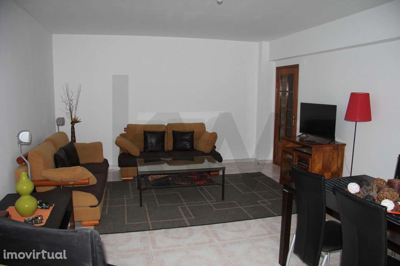 Apartamento T2 com 103 m2 - TAPADA das MERÇÊS - Grande imagem: 5/23