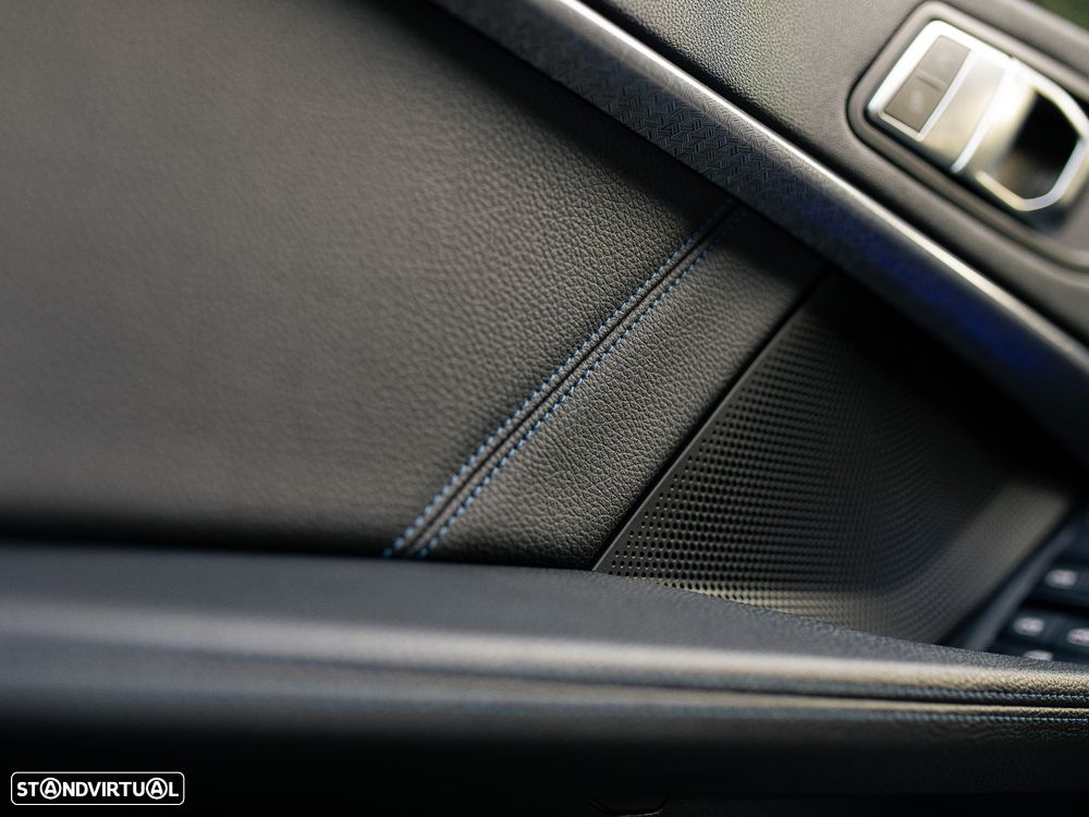 BMW 116 d Pack Desportivo M - 32