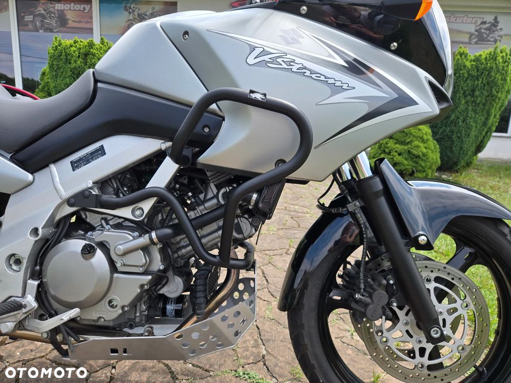 Suzuki V-STROM - 10