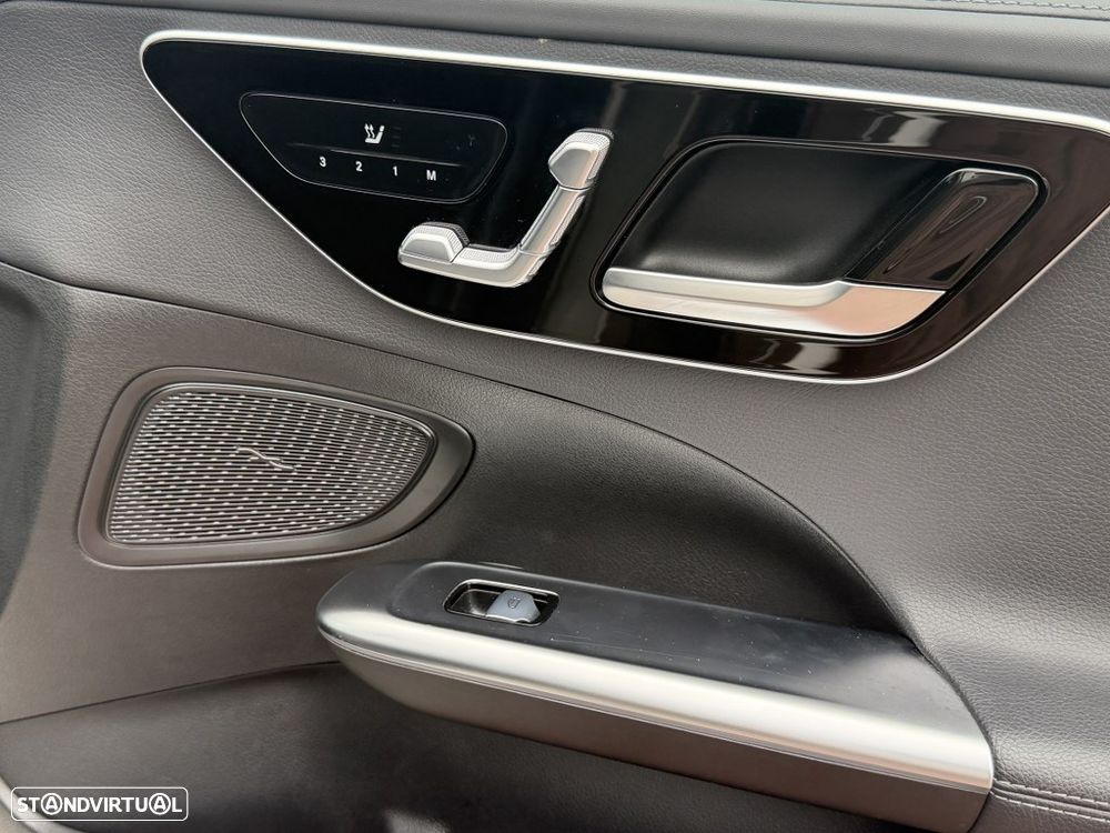 Mercedes-Benz C 300 d AMG Line - 25