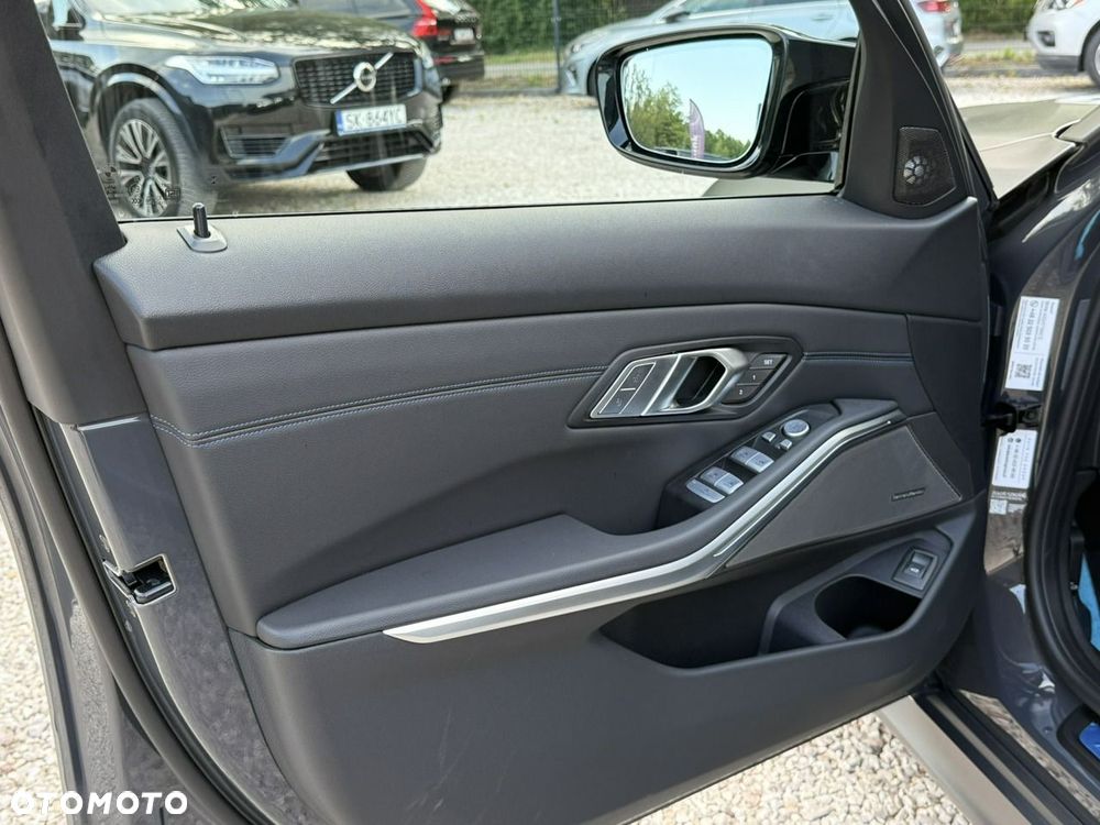 BMW Seria 3 - 16
