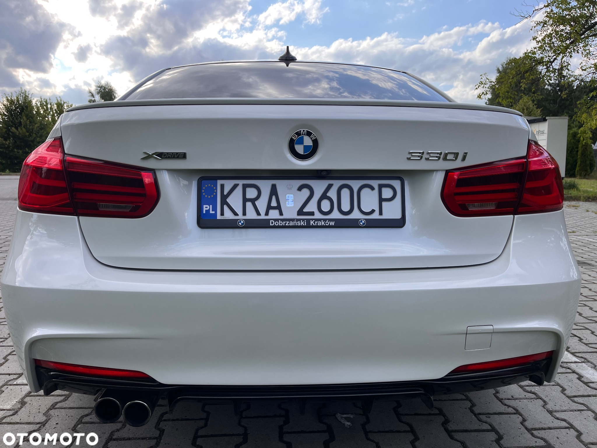 BMW Seria 3 330i xDrive - 9