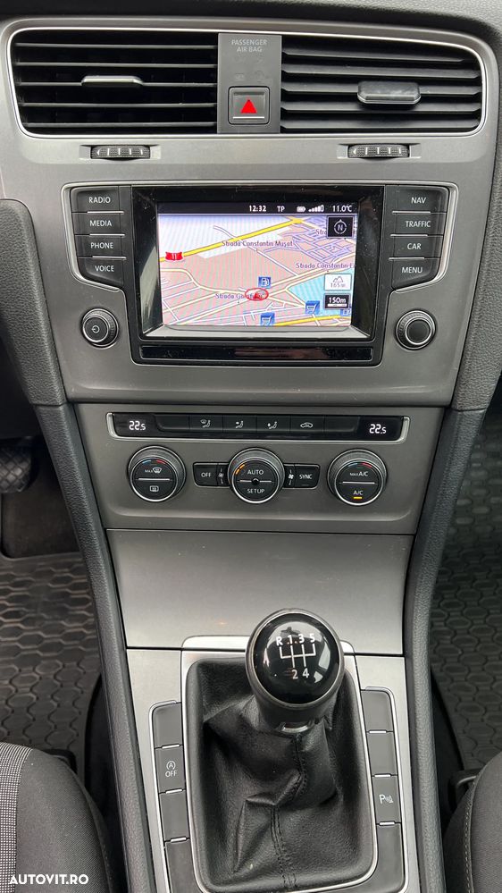 Volkswagen Golf 1.6 TDI DPF BlueMotion - 15