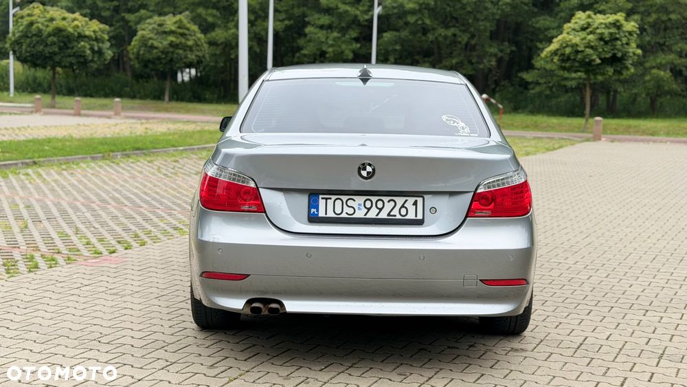 BMW Seria 5 520i - 4