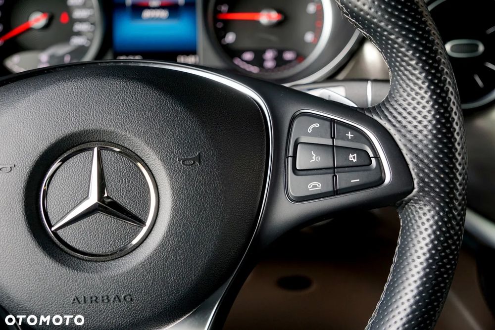 Mercedes-Benz Klasa V 300 d 4-Matic Exclusive 9G-Tronic (długi) - 35