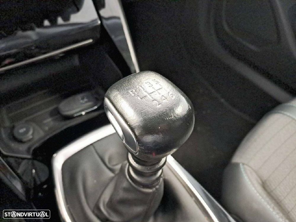 Peugeot 2008 1.2 PureTech Allure Pack - 19