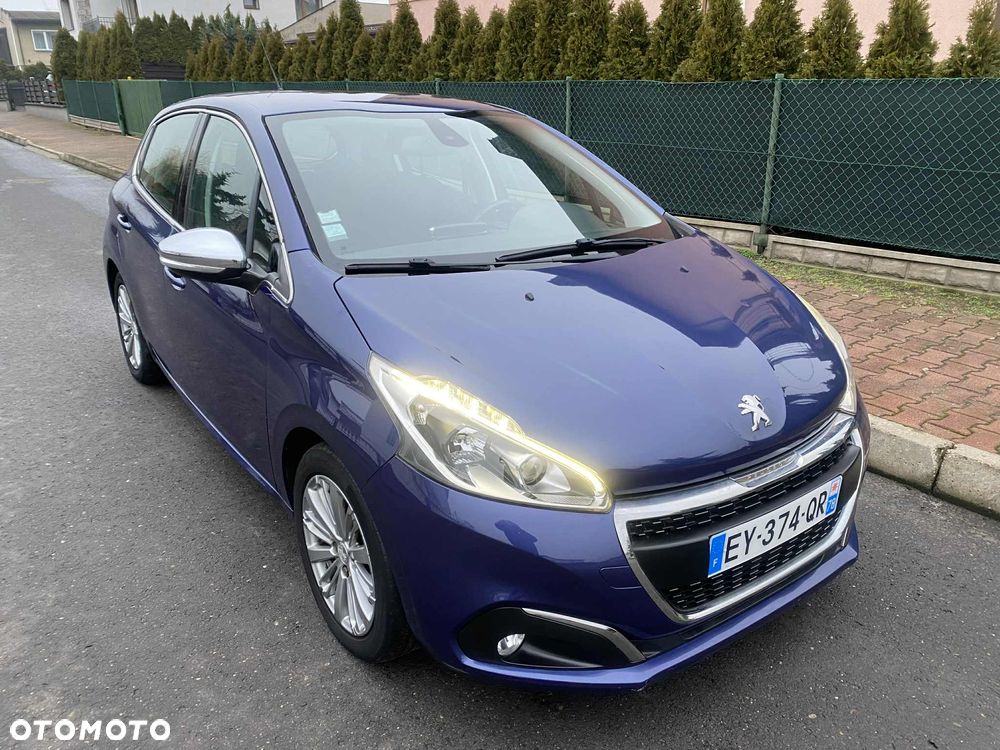 Peugeot 208 PureTech 82 Allure - 5