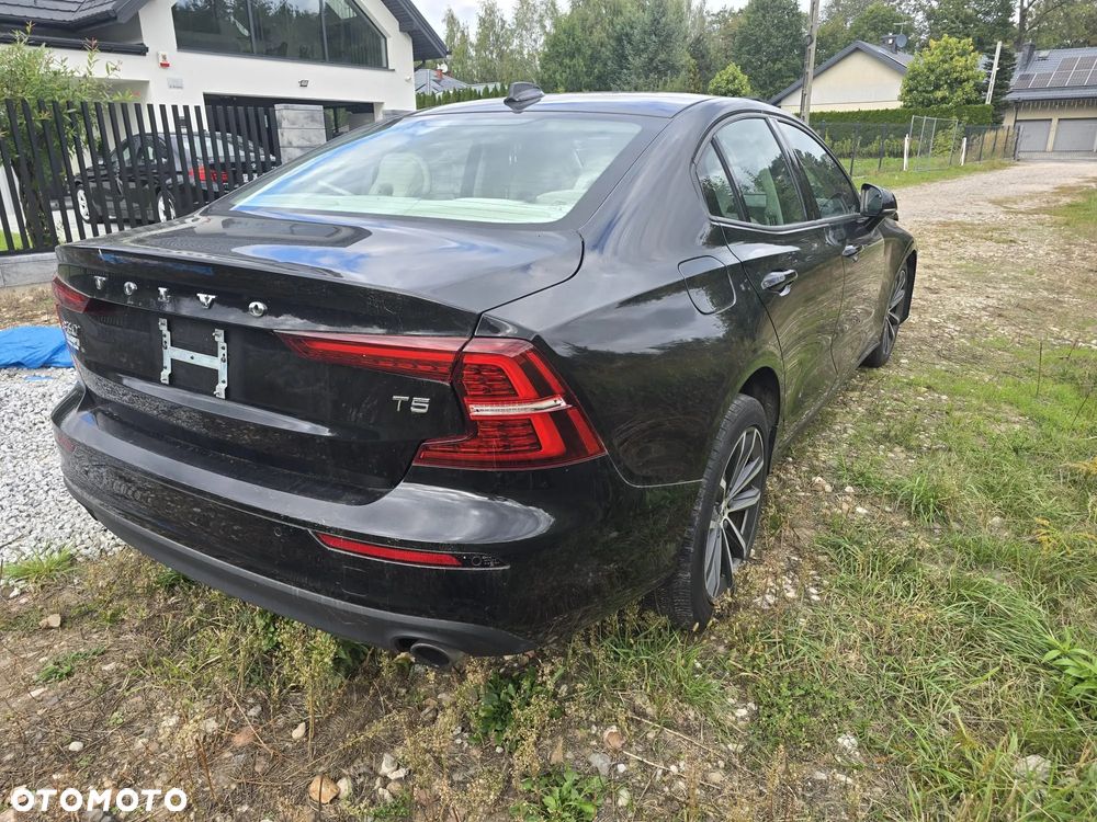 Volvo S60 T5 Momentum Pro - 4