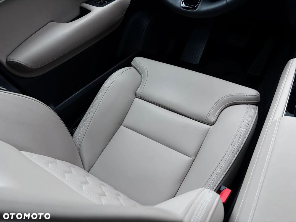 Volvo XC 90 T8 AWD Plug-In Hybrid Plus Bright 7os - 19