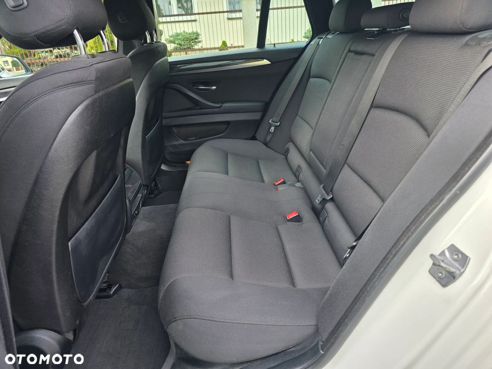 BMW Seria 5 525d xDrive Luxury Line - 15