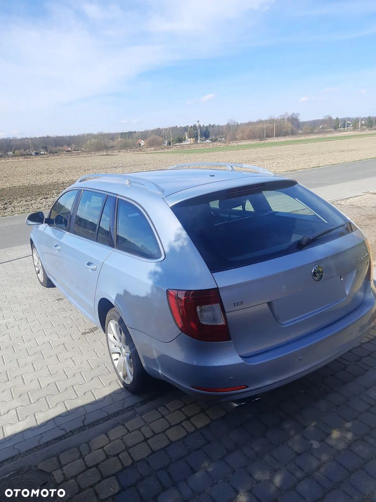 Skoda Superb 2.0 TDI Ambition - 4